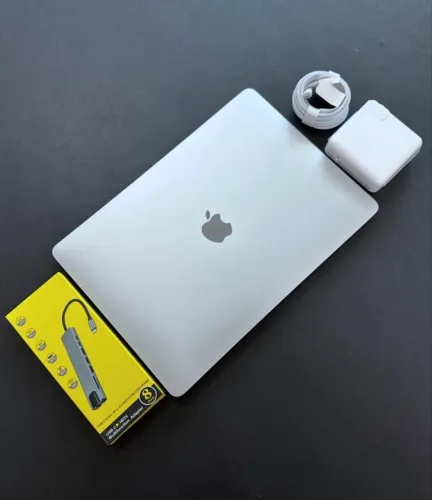 MacBook Air M1/8GB/512 SSD