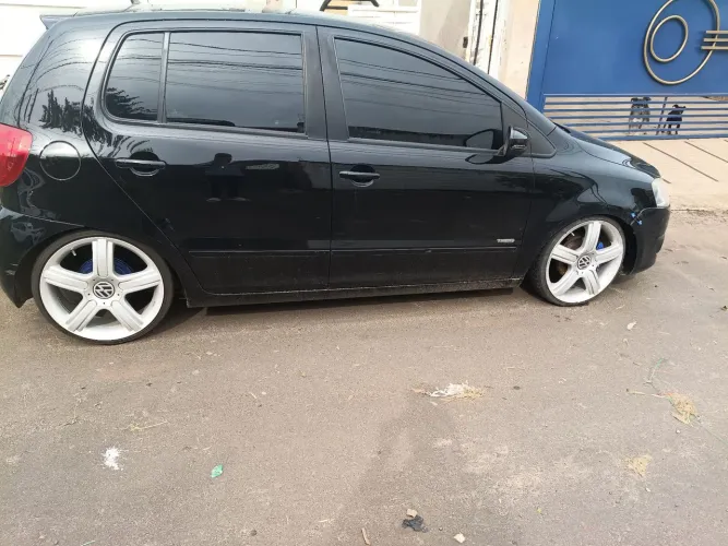 Vendo rodas aro 18 com pneus 165 40 18 5 furos