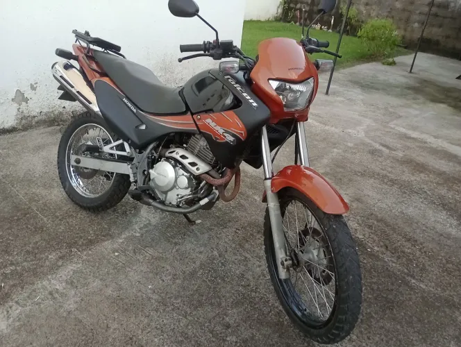 Vendo Falcon 400 moto muito linda bem conservada fino trato 