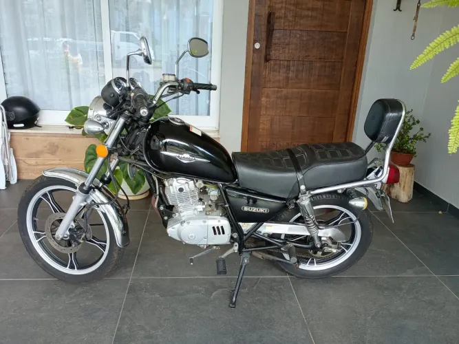 Moto intruder 