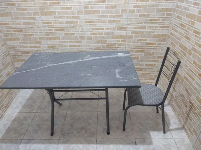 Mesa com cadeiras