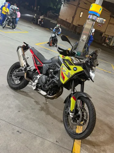 BMW F900gs