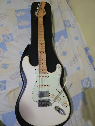 Guitarra Tagima T 635 especial series