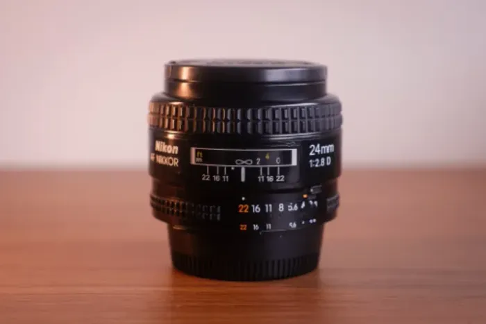 Lente Nikon AF Nikkor 24mm f/2.8D