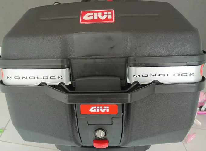 Baú Givi 27 litros