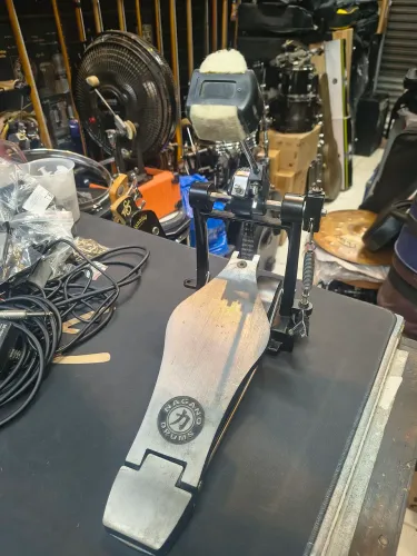Pedal de bateria Nagano corrente dupla semi novo ótimo estado 
