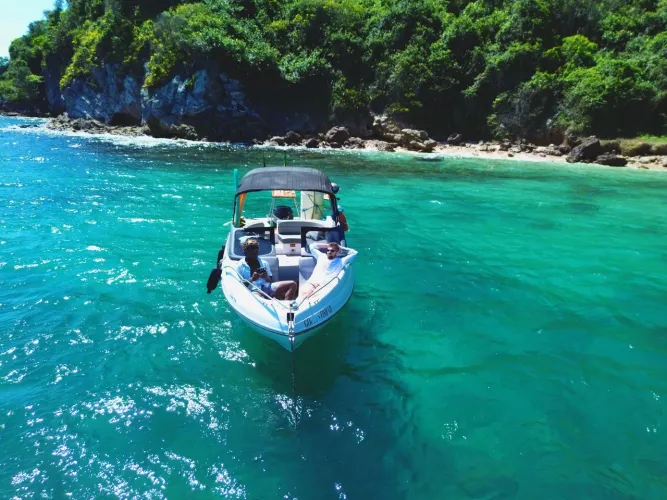 Vendo excelente lancha coral 24 pes com motor 100hp 4 tempos conjunto 2024 