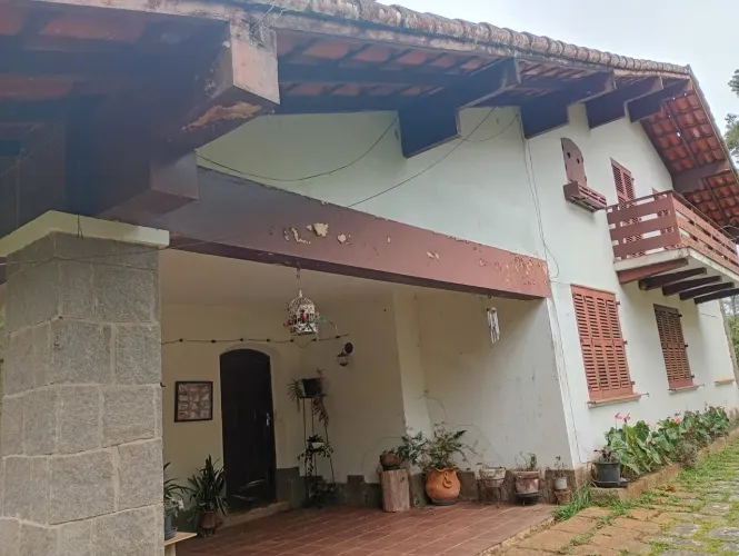 Casa para venda tem 300 metros quadrados com 4 quartos em Araras - Petrópolis - Rio de Jan