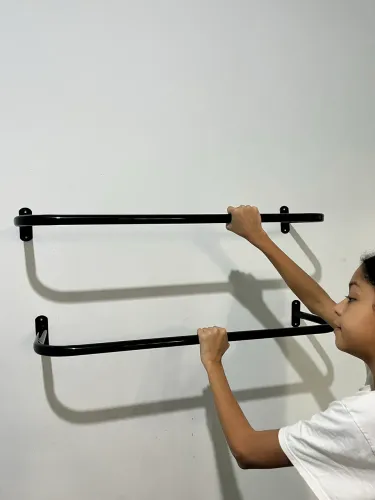ARARA DE PAREDE PARA ROUPAS