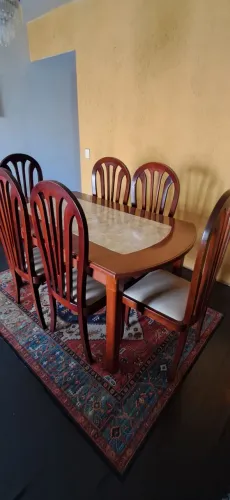 Mesa de jantar tampo de mármore com base de madeira 6 lugares