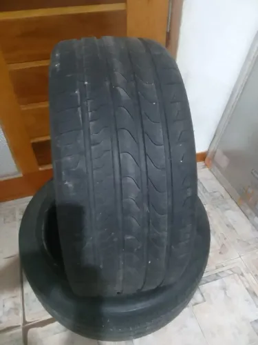 Vende 2 pneus 265/40 R20