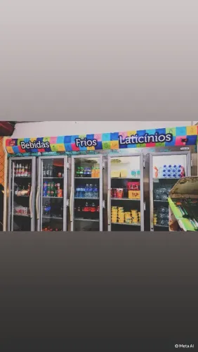 VENDE-SE EXPOSITOR VERTICAL REFRIGERADO 2375l 5 Portas Fricon Cinza