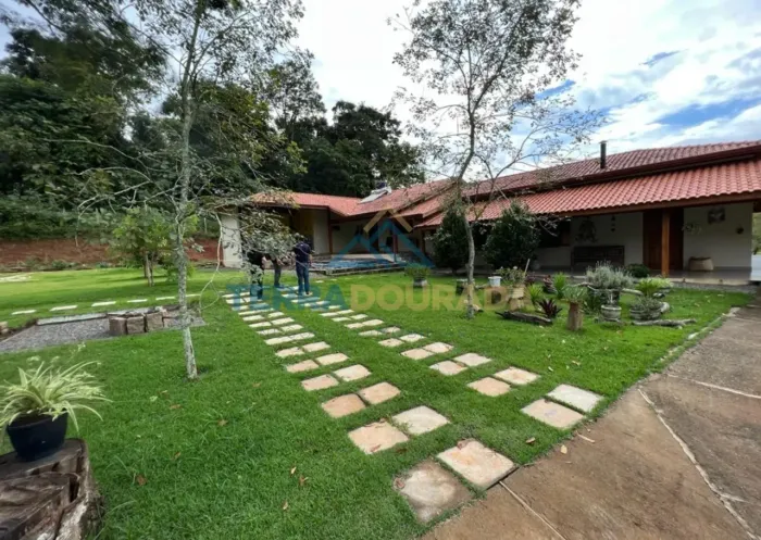Lindo sítio à venda em Brazópolis-MG