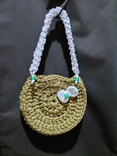 Bolsas infantil de crochê.