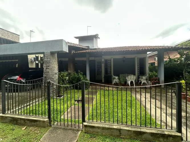 Karla Vende| Casa no Green Garden