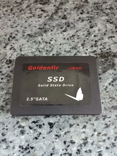 Vendo SSD Goldenfir D800 de 240GB, funcionando. Funcionando pode testar antes.