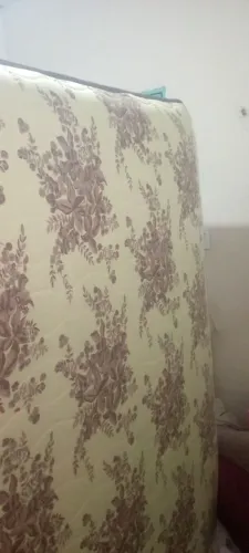 Vendo cama de casal em perfeito estado 