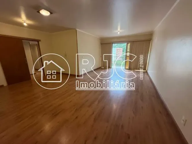 Apartamento : / Residencial / Tijuca