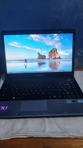 Vendo Notebook Samsung Core i3 + 8GB RAM + SSD (Rápido e Conservado!)