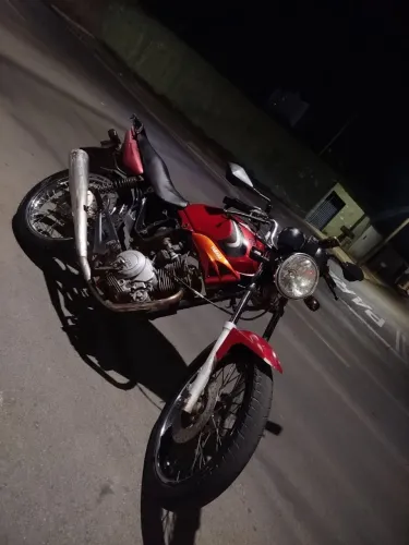 Vendo moto boa pra trabalho (atrasada)