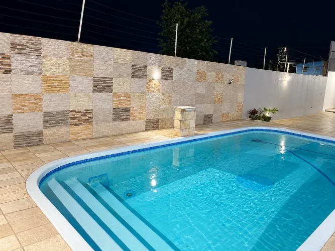 Casa com 4 Suítes e Piscina Privativa na Barra