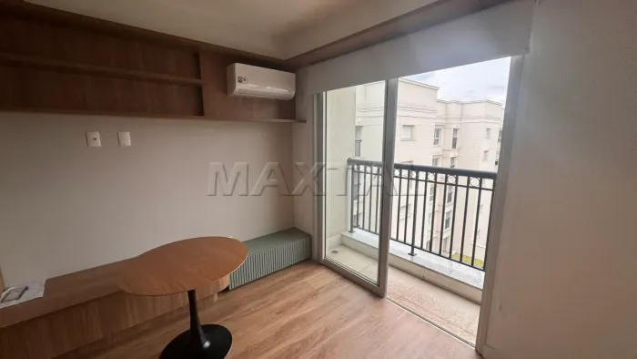 Studio novo mobiliado em Santana com 22,00 m², com varanda, armários e ar condicionado.