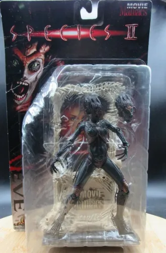 VARIANTES OFICIAIS - SIL (SPECIES II) - MOVIE MANIACS S2 - McFARLANE ?