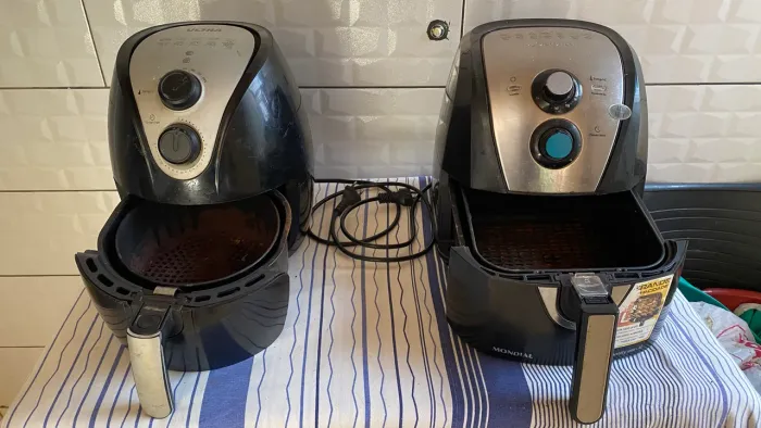 ?Kit 2 Air Fryers Usadas (Mondial Family 4L Inox + Ultra 3.2L Black)?