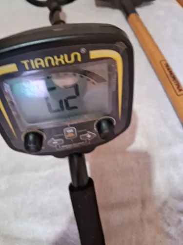Detector de metal tx850 semi novo acompanha uma pa