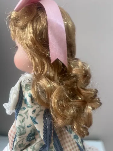 Boneca de porcelana 