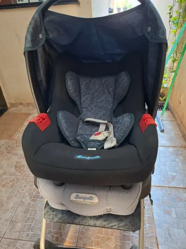 Carrinho de bebê + bebê conforto burigotto 