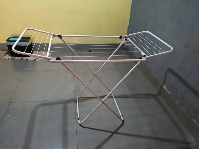 Vendo varal de chão com abas