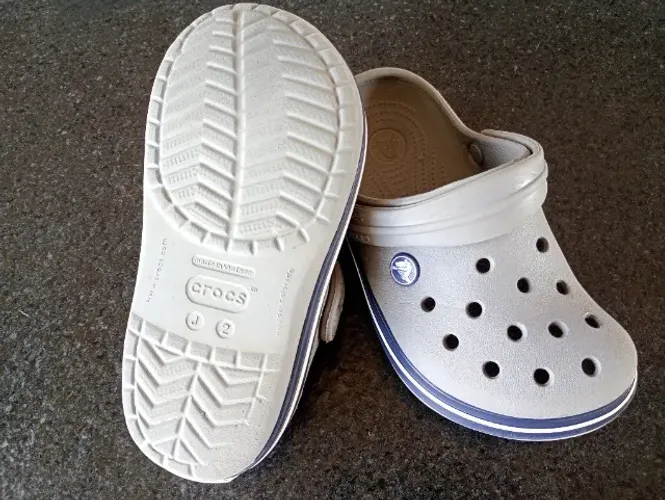 CROCS