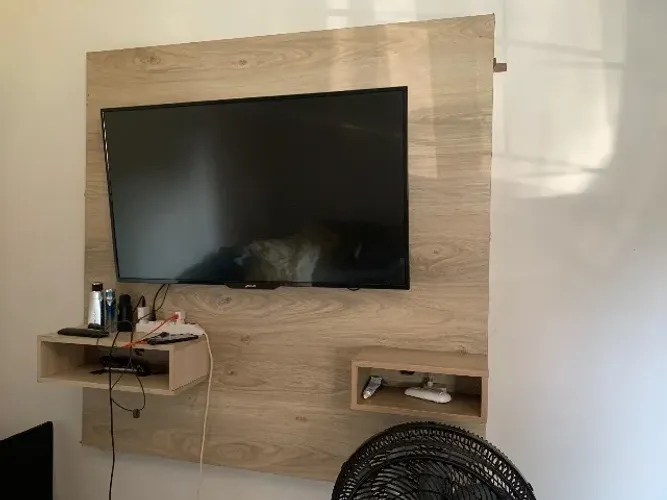 Painel para TV poucos detalhes de uso