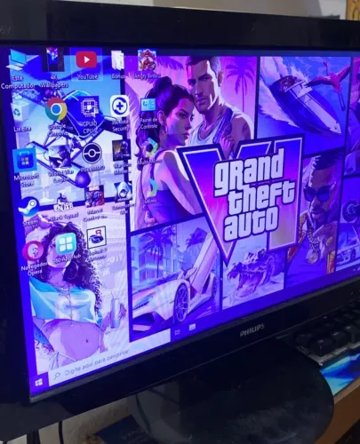 Vendo monitor da marca Philips pegando perfeitamente