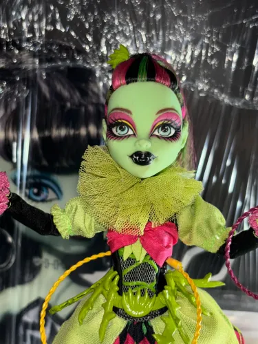 Vênus Freak Du Chic (custom)  - Monster High 