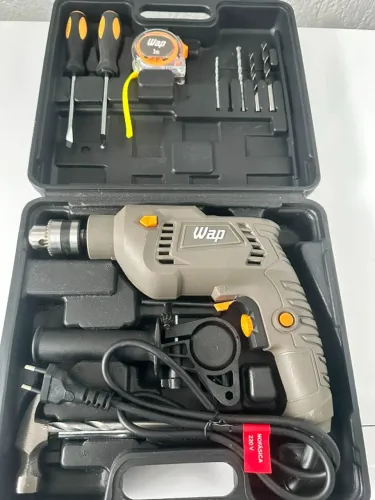 Furadeira e Parafusadeira de Impacto Wap 700W com Maleta 12 Peças