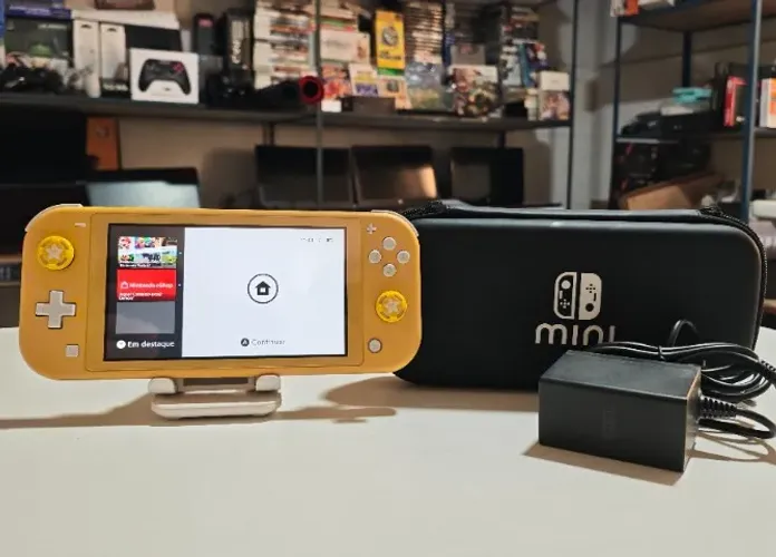 Nintendo Switch lite yellow original com bag em perfeito estado, parcelo no cartão!