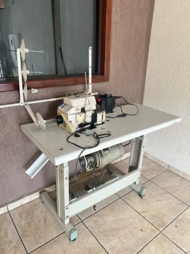 Máquina de costura