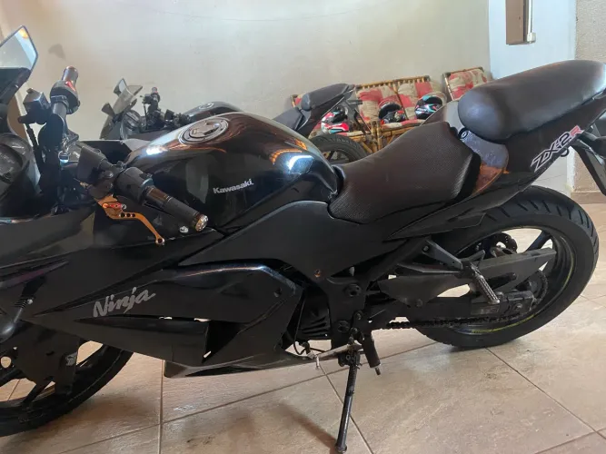 Kawasaki Ninja 250R 2010 - Doc Pago (Para terminar projeto)
