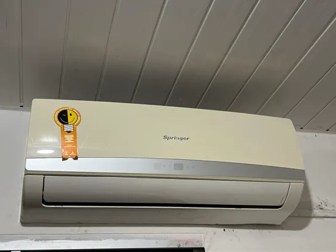 Ar-condicionado Split Springer 9.000 BTUs - Funcionando bem