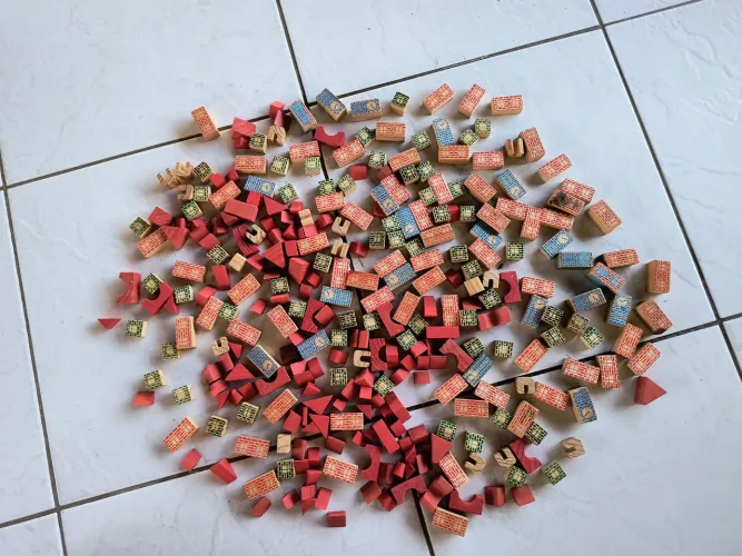 Jogo Brincando de Engenheiro com 306 peças