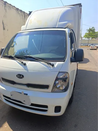 Caminhão baú Kia Bongo  2019/2020 