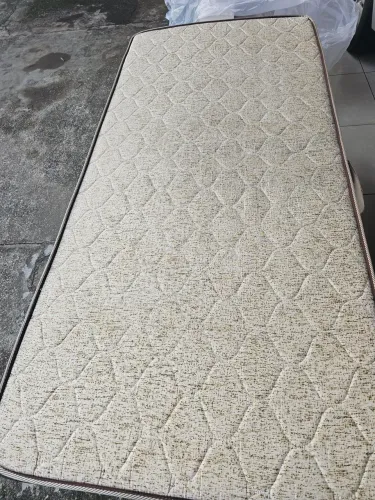 Colchão de solteiro d28