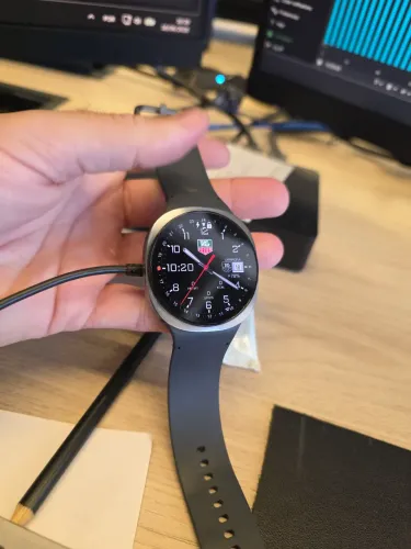 Samsung Galaxy Watch8 de 44 mm LTE na cor Grafite
