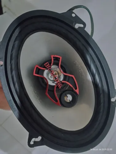 Vendo um par de auto falantes 6/9 Bravox