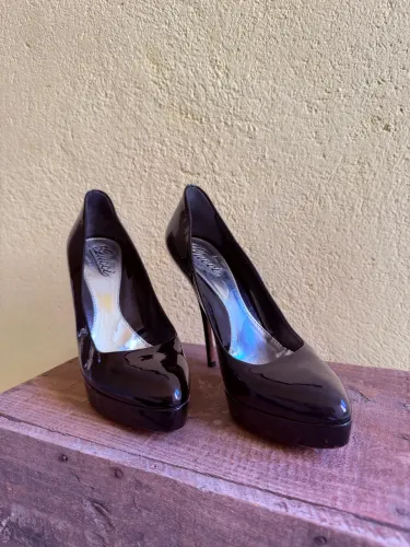 Scarpin Gucci Vintage by Tom Ford Preto Verniz - Original - Ícone dos Anos 2000