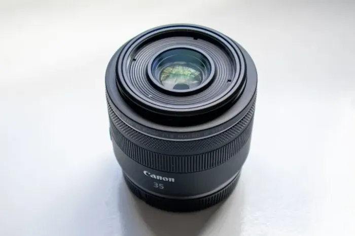 Lente Canon RF 35mm f/1.8 Macro IS STM
