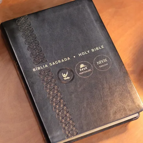 Bíblia Sagrada - Holy Bible | Português e Inglês | NVI Letra Normal | Preta
