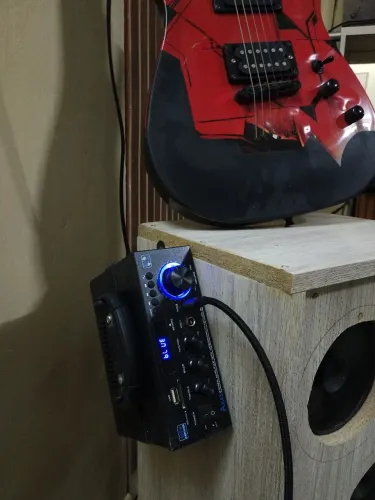 GUITARRA+ CUBO  AMPLIFICADOR 